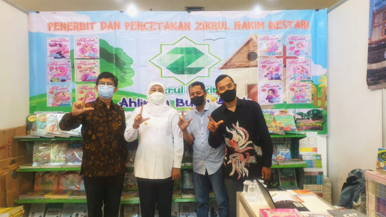 IKAPI BOOK SALE Spesial  Festival Hari Buku Nasioanal dan HUT IKAPI ke 70  bersama Gubernur Jawa Timur Ibu Dra. Hj. Khofifah Indar Parawansa, M.So.
